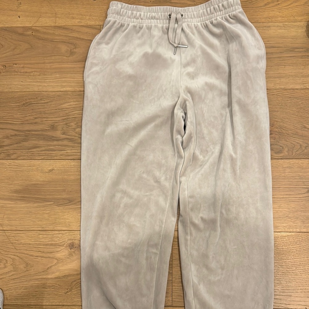 Cream colored sweatpants cozy